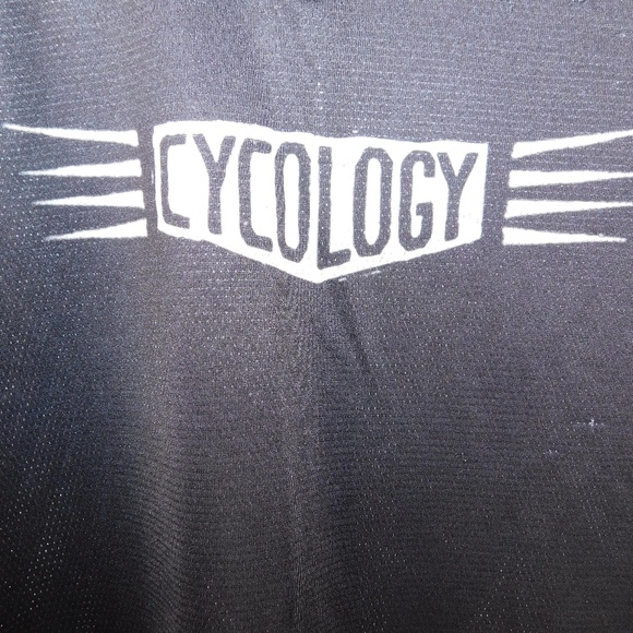 Cycology Performance MTB Short Sleeve Jersey – Black with Winged Gear Graphic - Picture 4 of 7